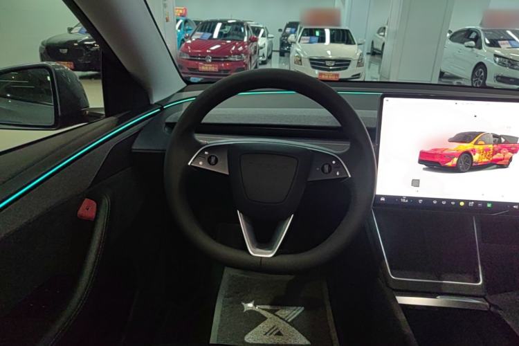 Used Tesla Model Y 2025 Long-Range All-Wheel-Drive Version Steering Wheel