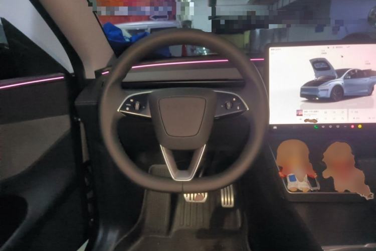 Used Tesla Model Y 2025 Rear-Wheel-Drive Version Steering Wheel