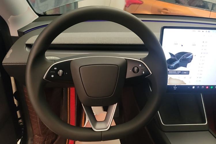 Used Tesla Model Y 2025 Rear-Wheel-Drive Version Steering Wheel