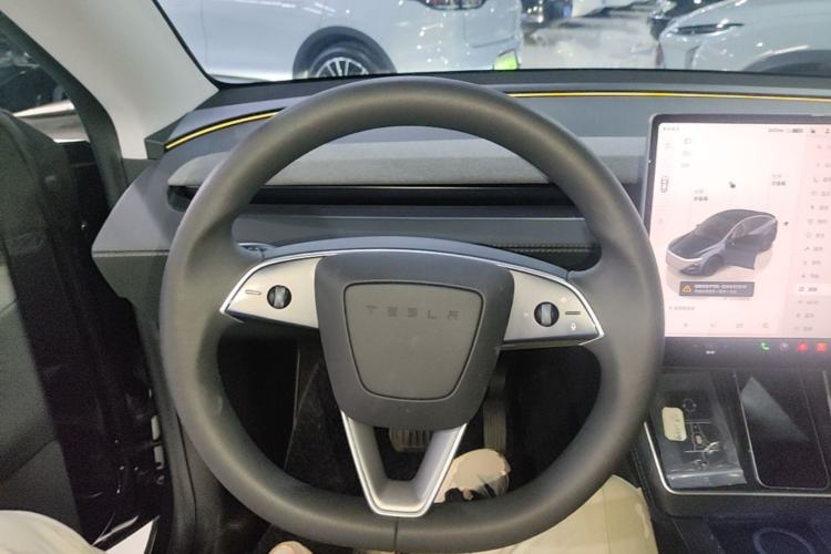 Used Tesla Model Y 2025 Rear-Wheel-Drive Version Steering Wheel