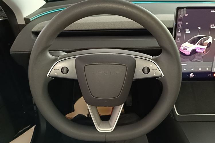 Used Tesla Model Y 2025 Rear-Wheel-Drive Version Steering Wheel