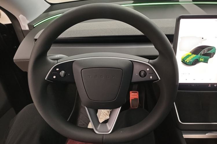 Used Tesla Model Y 2025 Rear-Wheel-Drive Version Steering Wheel