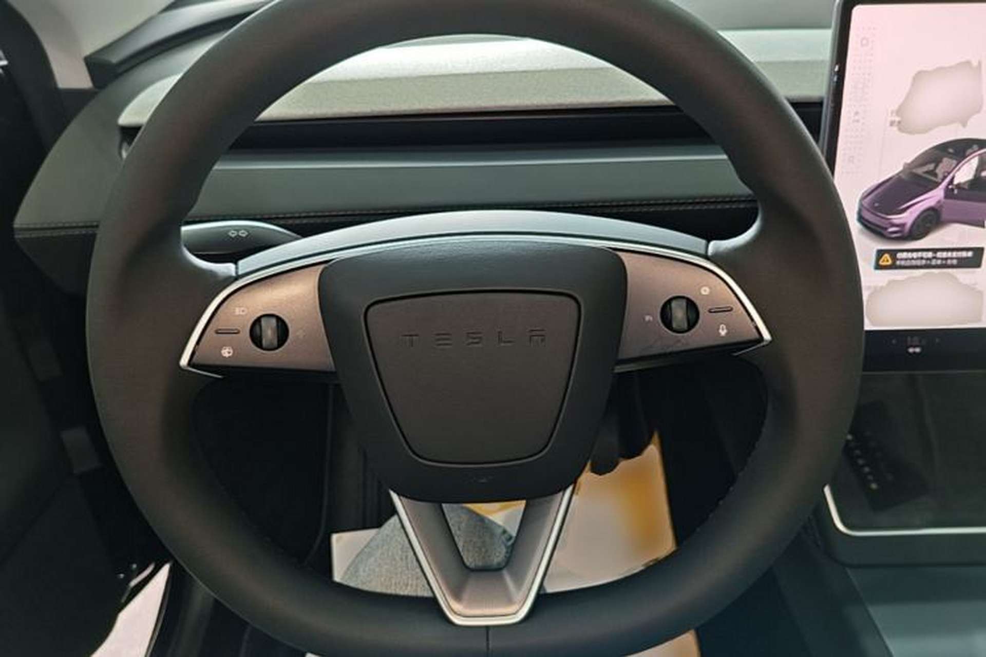 Used Tesla Model Y 2025 Long-Range All-Wheel-Drive Version Steering Wheel