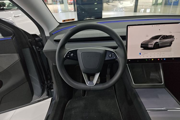 Used Tesla Model Y 2025 Rear-Wheel-Drive Version Steering Wheel