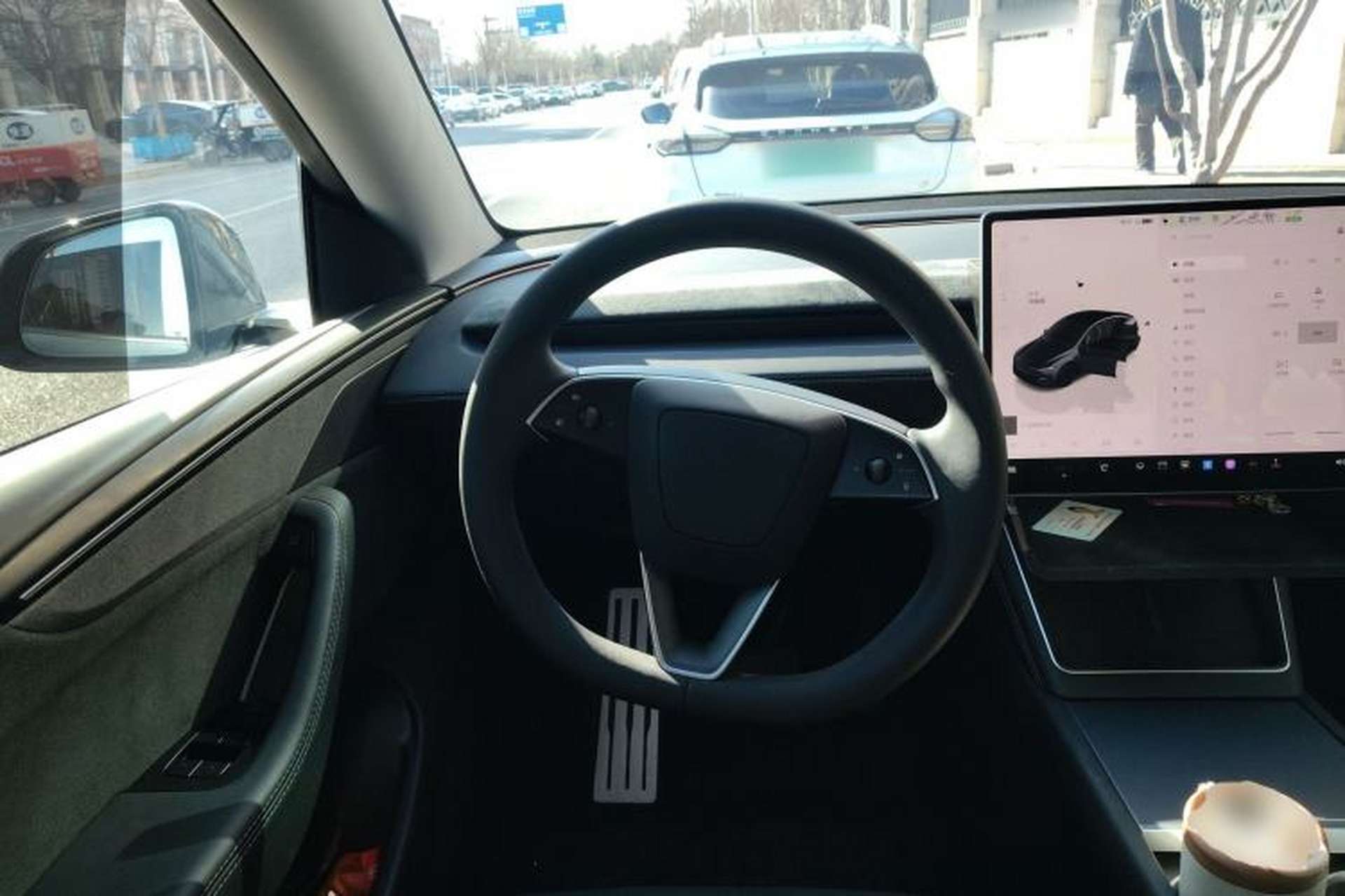 Used Tesla Model Y 2025 Long-Range All-Wheel Drive First Edition Steering Wheel
