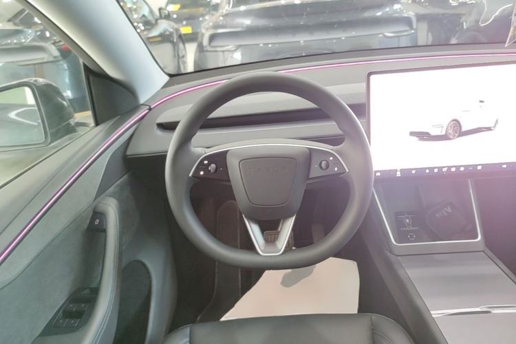 Used Tesla Model Y 2025 Long-Range All-Wheel-Drive Version Steering Wheel