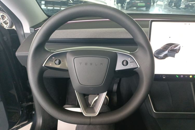 Used Tesla Model Y 2025 Rear-Wheel-Drive Version Steering Wheel