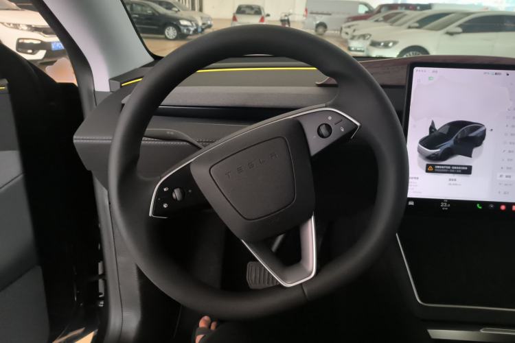 Used Tesla Model Y 2025 Rear-Wheel-Drive Version Steering Wheel