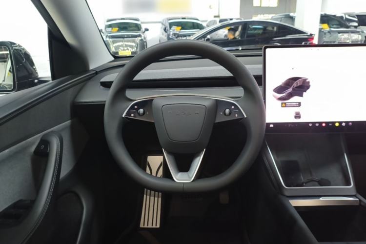 Used Tesla Model Y 2025 Rear-Wheel-Drive Version Steering Wheel