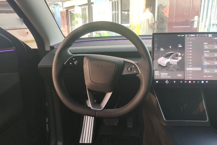 Used Tesla Model Y 2025 Rear-Wheel-Drive Version Steering Wheel
