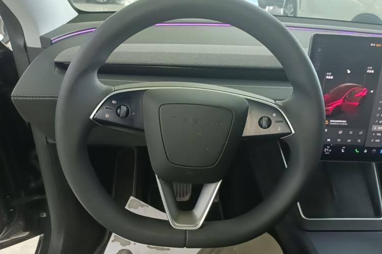 Used Tesla Model Y 2025 Rear-Wheel-Drive Version Steering Wheel
