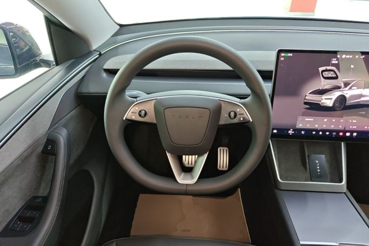 Used Tesla Model Y 2025 Updated Version Long-Range All-Wheel Drive Steering Wheel