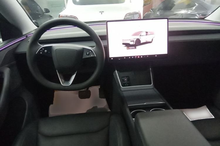 Used Tesla Model Y 2025 Long-Range All-Wheel-Drive Version Steering Wheel