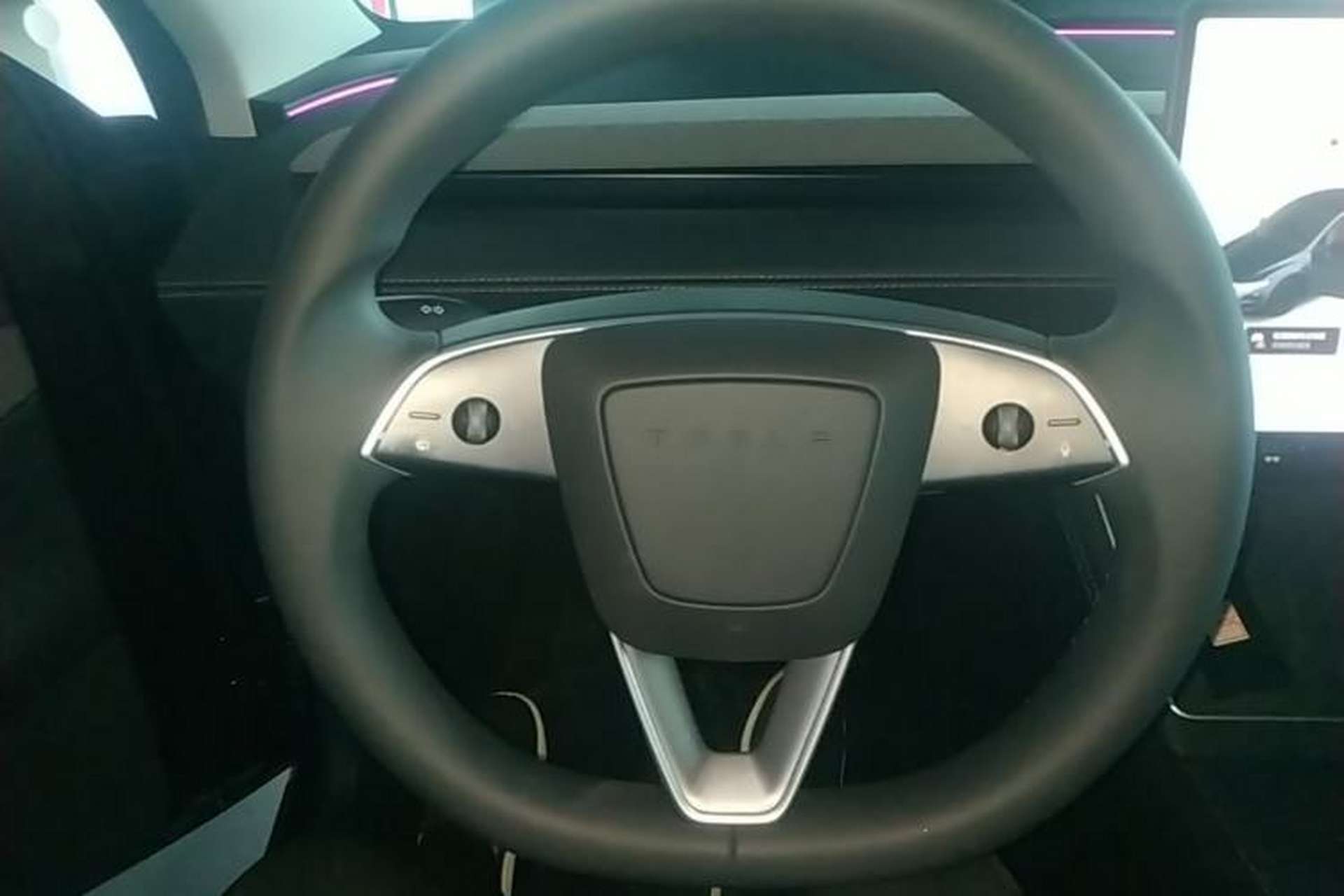 Used Tesla Model Y 2025 Rear-Wheel-Drive Version Steering Wheel