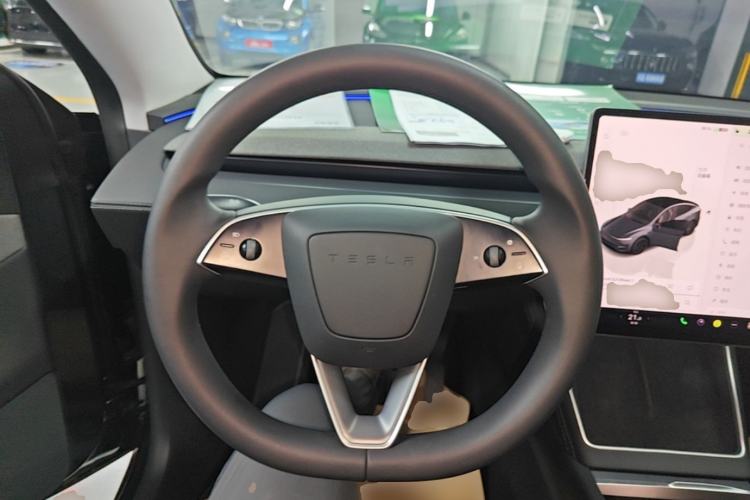 Used Tesla Model Y 2025 Rear-Wheel-Drive Version Steering Wheel