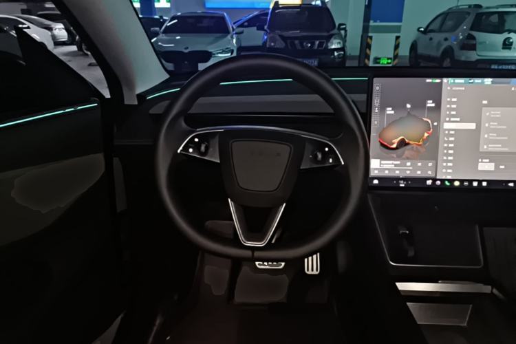 Used Tesla Model Y 2025 Rear-Wheel-Drive Version Steering Wheel
