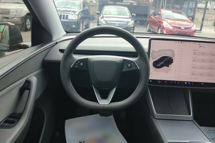 Used Tesla Model Y 2025 Rear-Wheel-Drive Version Steering Wheel