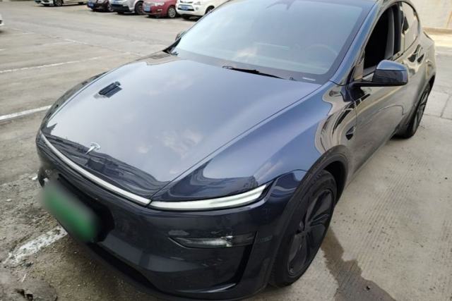 Used Tesla Model Y 2025 Long-Range All-Wheel Drive First Edition