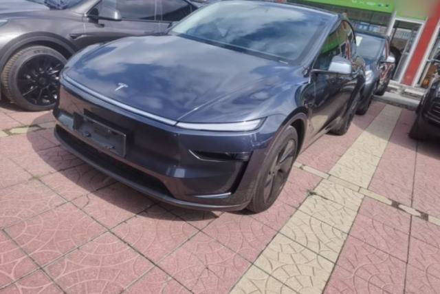 Used Tesla Model Y 2025 Rear-Wheel Drive First Edition