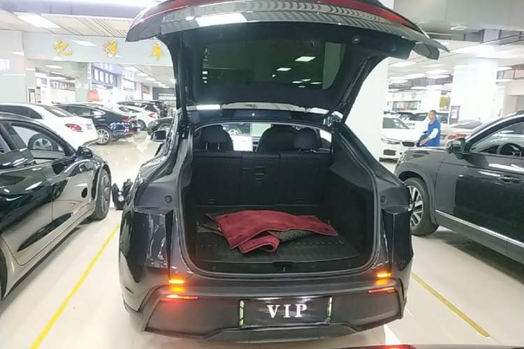 Used Tesla Model Y 2025 Rear-Wheel Drive First Edition Trunk
