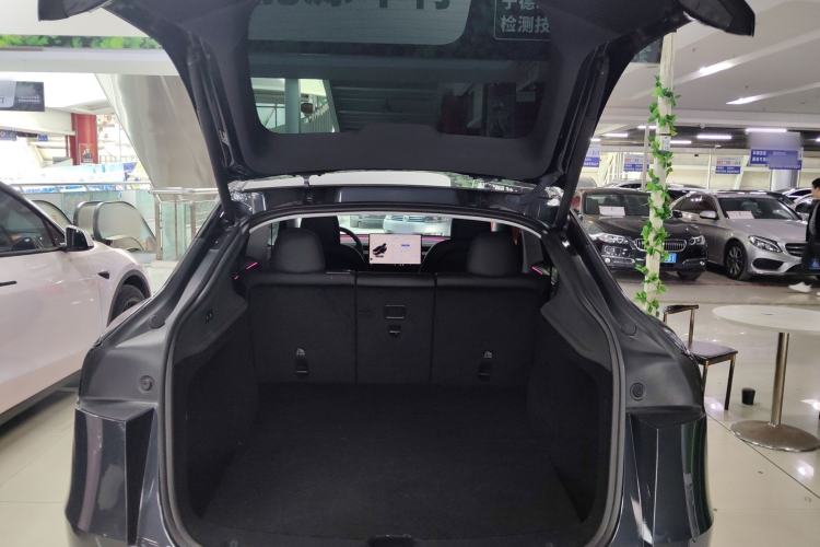 Used Tesla Model Y 2025 Rear-Wheel-Drive Version Trunk