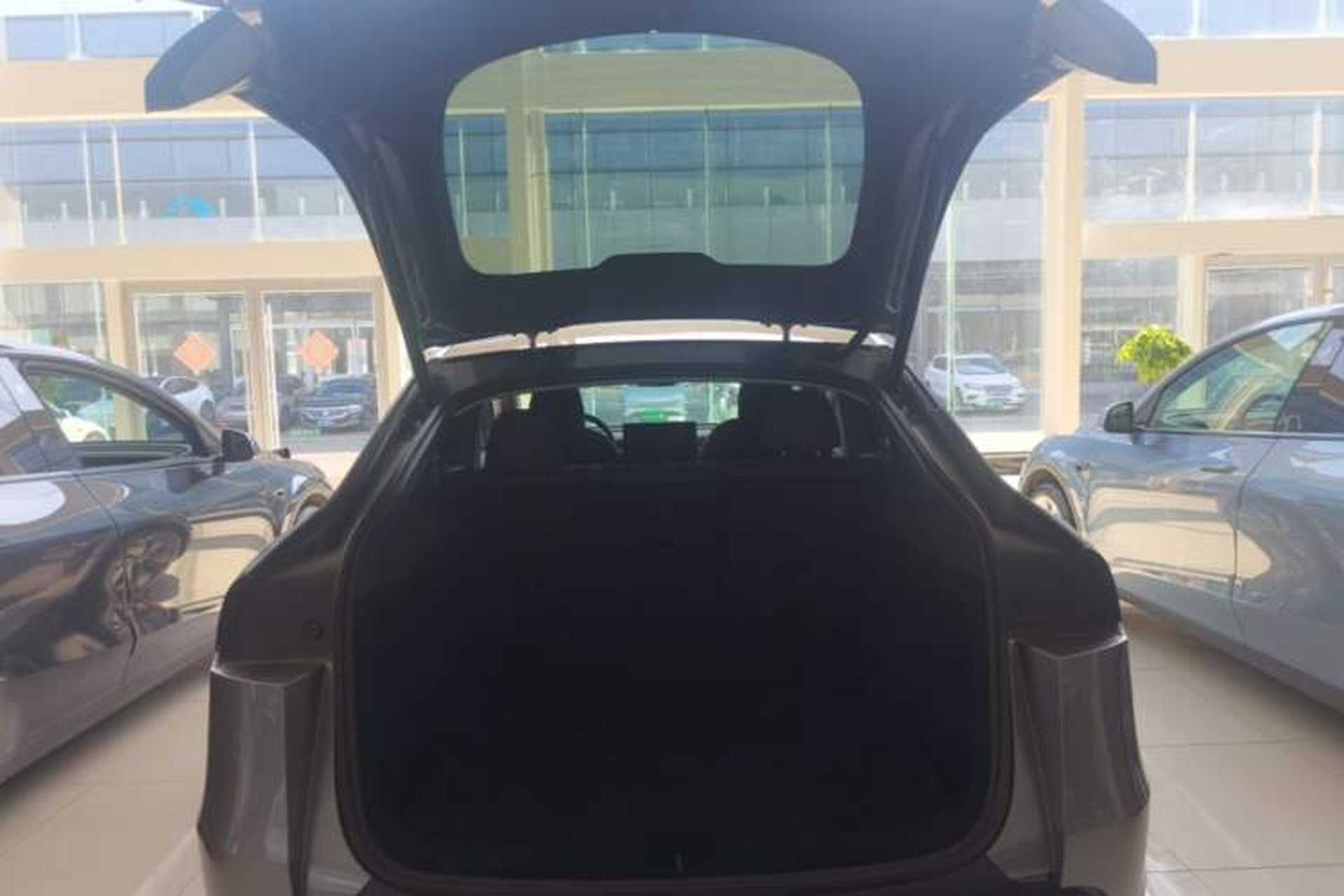 Used Tesla Model Y 2025 Rear-Wheel-Drive Version Trunk