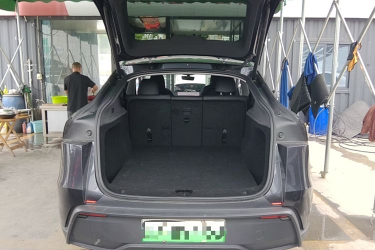Used Tesla Model Y 2025 Rear-Wheel-Drive Version Trunk