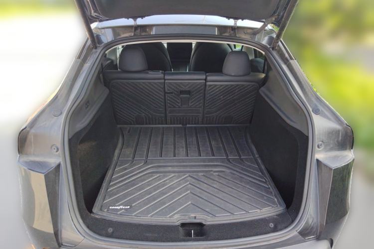 Used Tesla Model Y 2025 Rear-Wheel-Drive Version Trunk