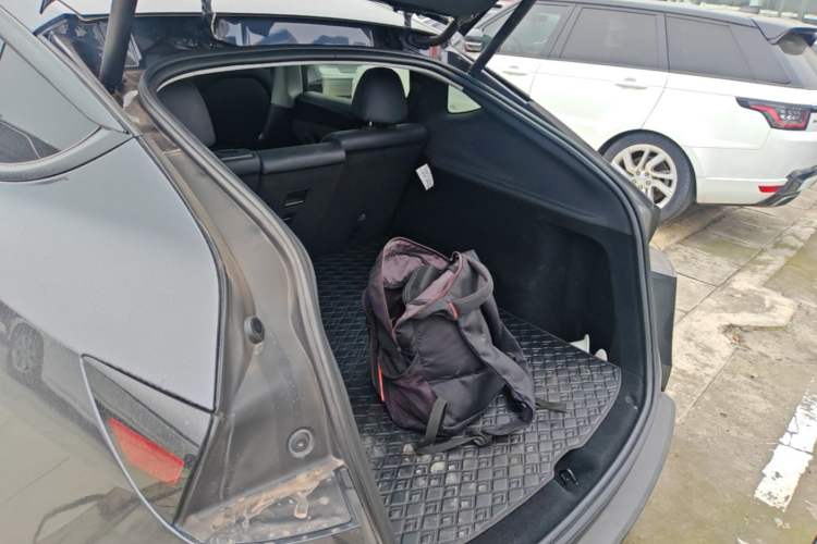 Used Tesla Model Y 2025 Rear-Wheel-Drive Version Trunk