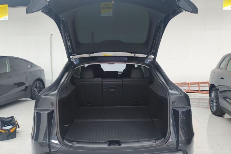 Used Tesla Model Y 2025 Rear-Wheel-Drive Version Trunk