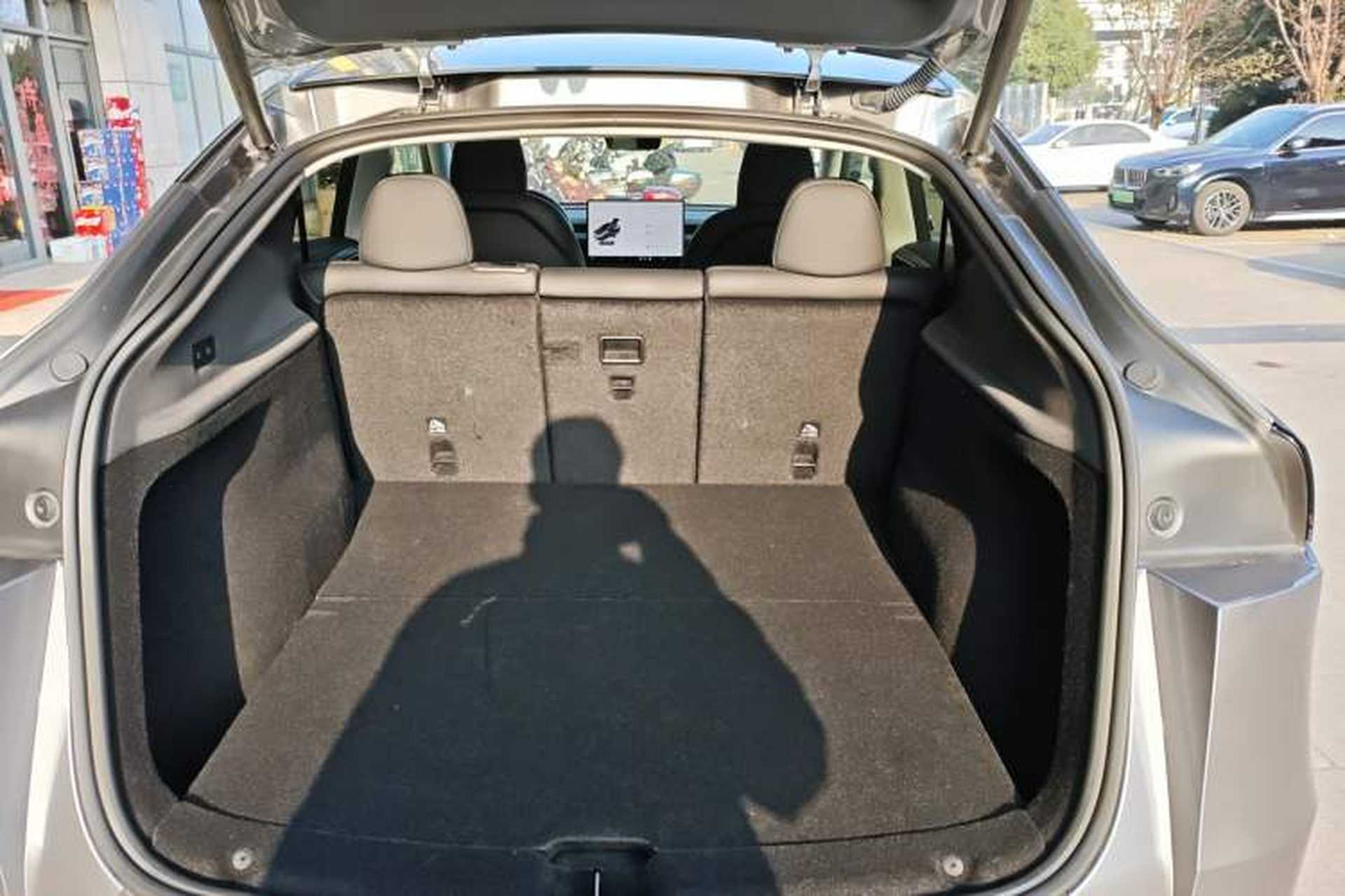 Used Tesla Model Y 2025 Rear-Wheel-Drive Version Trunk