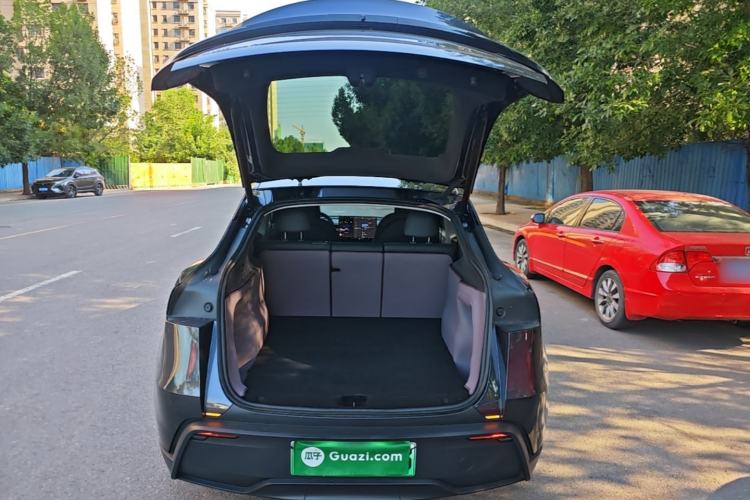 Used Tesla Model Y 2025 Long-Range All-Wheel-Drive Version Trunk