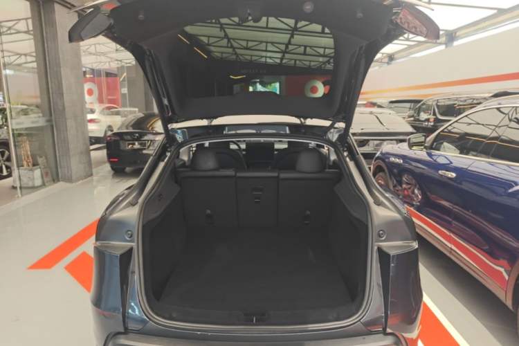 Used Tesla Model Y 2025 Rear-Wheel-Drive Version Trunk