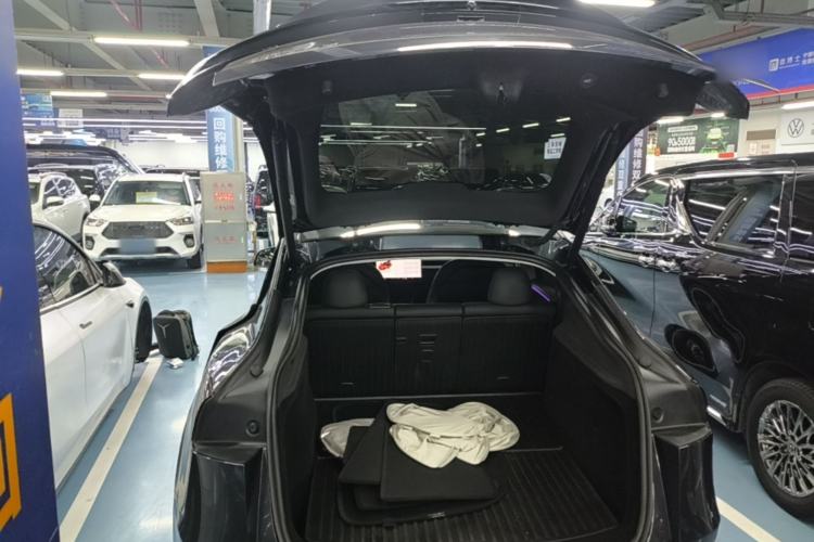 Used Tesla Model Y 2025 Rear-Wheel-Drive Version Trunk