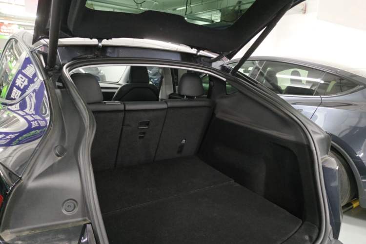 Used Tesla Model Y 2025 Rear-Wheel-Drive Version Trunk