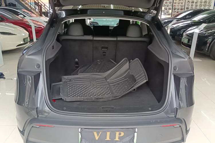 Used Tesla Model Y 2025 Long-Range All-Wheel Drive First Edition Trunk