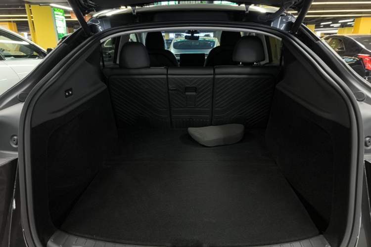 Used Tesla Model Y 2025 Long-Range All-Wheel Drive First Edition Trunk