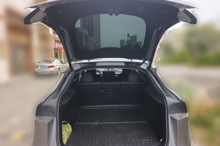 Used Tesla Model Y 2025 Rear-Wheel-Drive Version Trunk