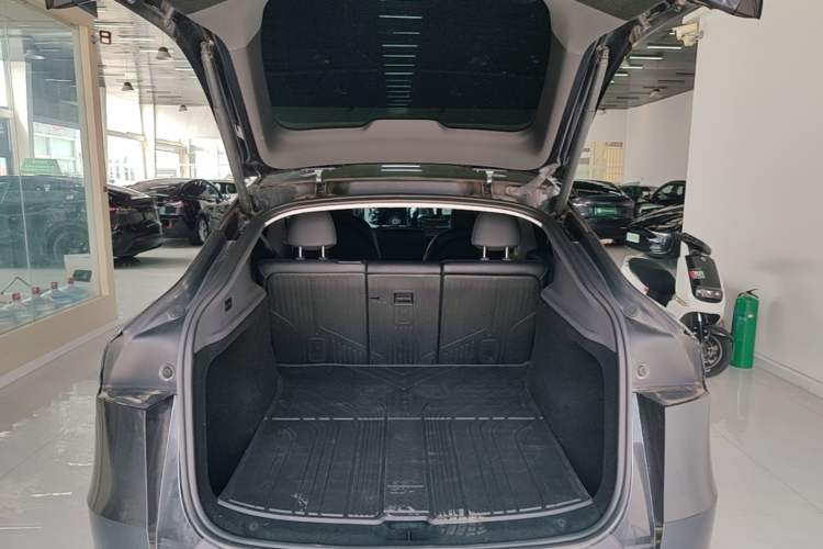Used Tesla Model Y 2025 Rear-Wheel Drive First Edition Trunk