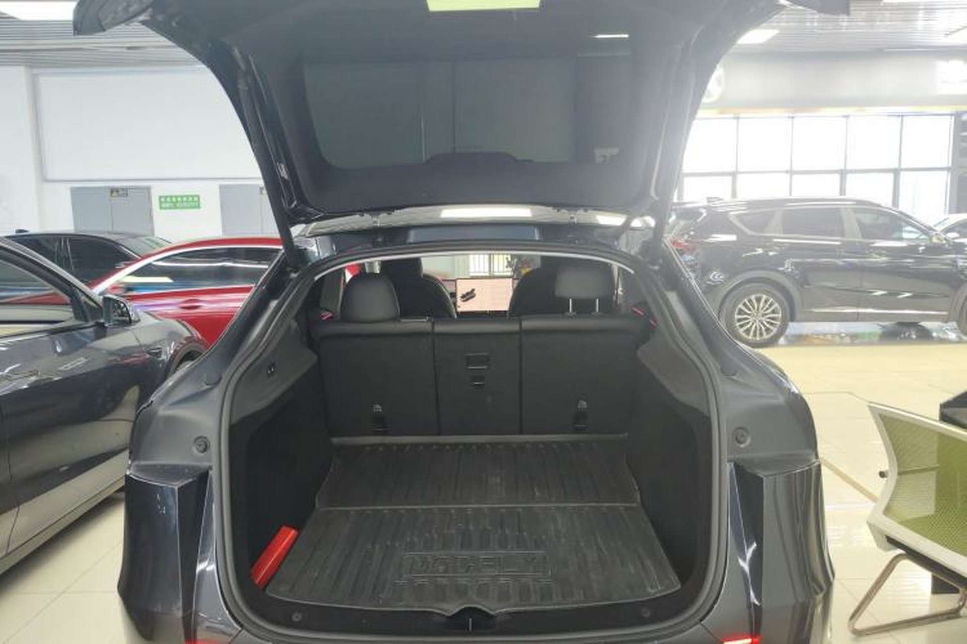 Used Tesla Model Y 2025 Rear-Wheel-Drive Version Trunk