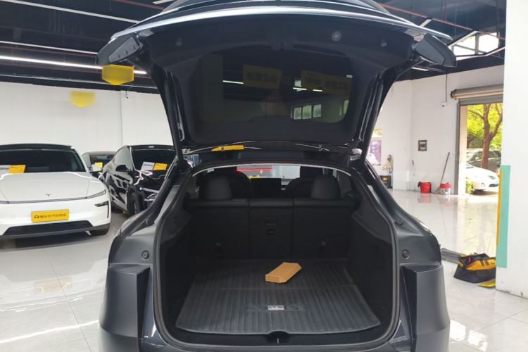 Used Tesla Model Y 2025 Long-Range All-Wheel-Drive Version Trunk