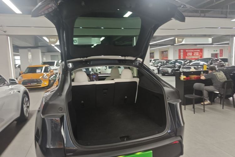 Used Tesla Model Y 2025 Rear-Wheel-Drive Version Trunk