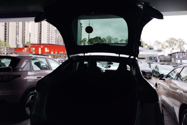 Used Tesla Model Y 2025 Long-Range All-Wheel-Drive Version Trunk