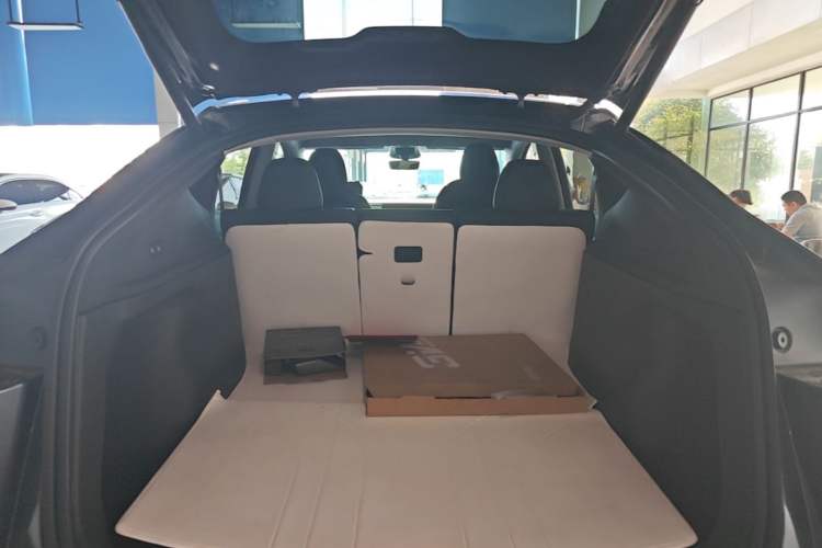 Used Tesla Model Y 2025 Long-Range All-Wheel Drive First Edition Trunk