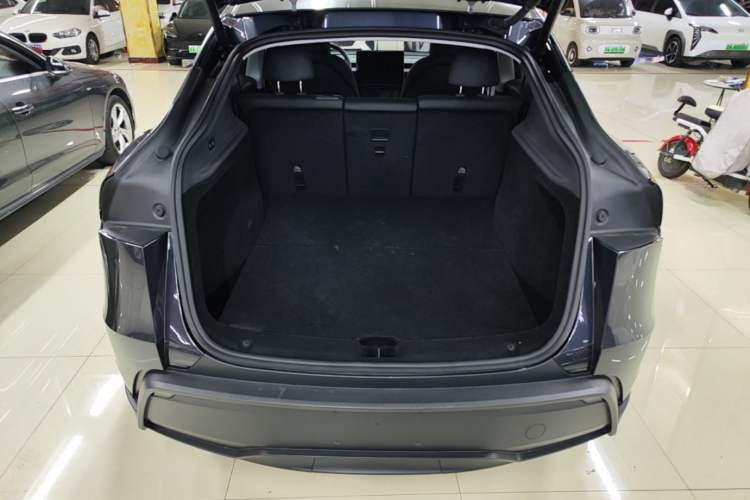 Used Tesla Model Y 2025 Rear-Wheel-Drive Version Trunk