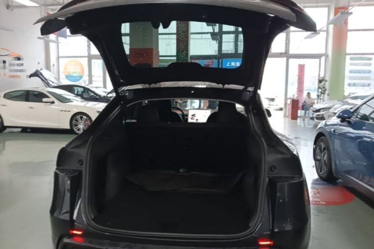 Used Tesla Model Y 2025 Rear-Wheel-Drive Version Trunk