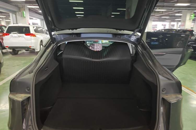 Used Tesla Model Y 2025 Rear-Wheel Drive First Edition Trunk