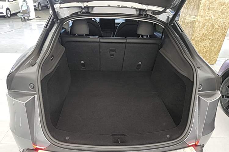 Used Tesla Model Y 2025 Rear-Wheel Drive First Edition Trunk