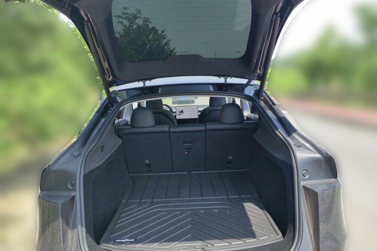 Used Tesla Model Y 2025 Rear-Wheel-Drive Version Trunk