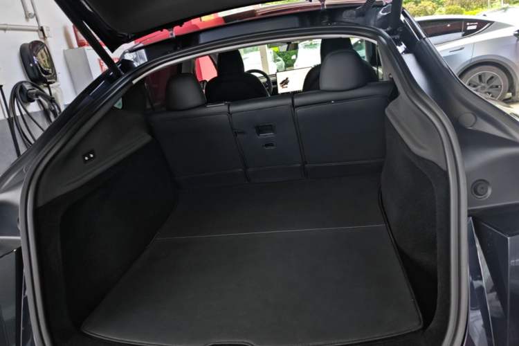 Used Tesla Model Y 2025 Long-Range All-Wheel Drive First Edition Trunk